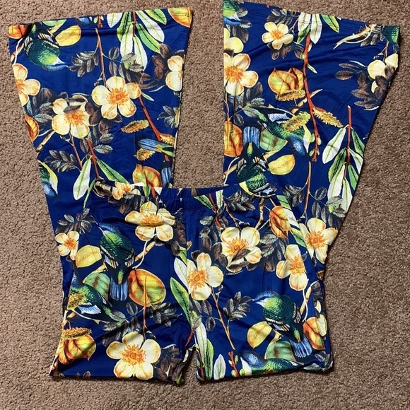 Kimberly C crazy Mod flare leg/ Bell bottom / Mod Squad vibes - one size stretch - Picture 4 of 7